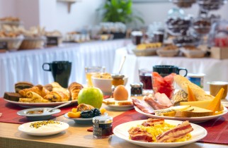 Desayuno - Alimentos y bebidas 