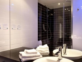 Double 10h > 16H - Bedroom