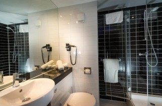 Doppio 10h > 16H - Camera