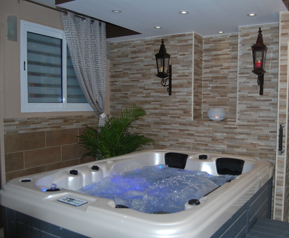 day room hotels Douai Jacuzzi privé 