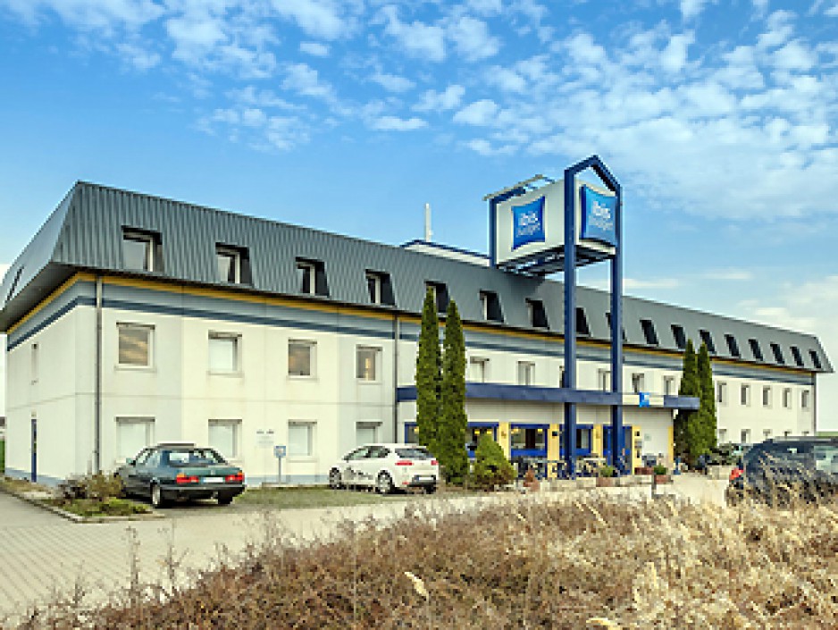 Suburbs hotel Châtillon