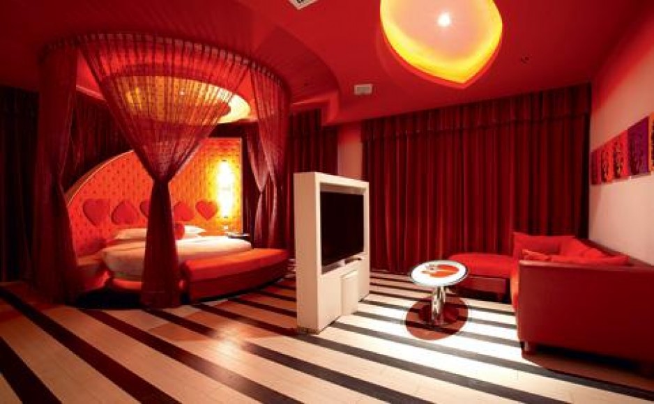 Love Hotel Nantes - RoomForDay